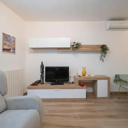 La Ringhiera - Meda 43 Apartment *