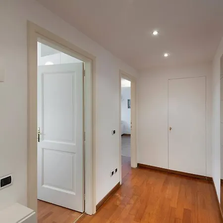 Moderno - Fermata Tramvia Sotto Casa Daire Milano