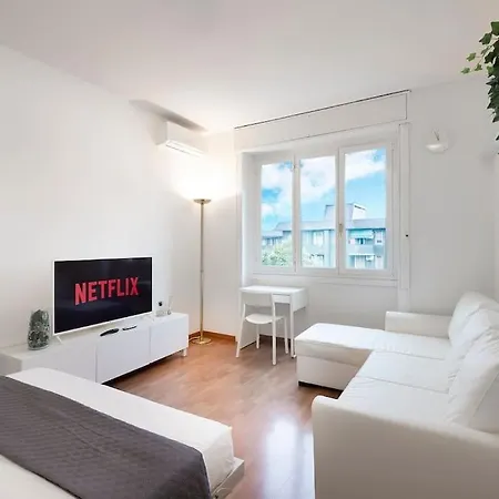 Moderno - Fermata Tramvia Sotto Casa Daire