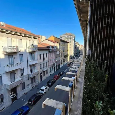 Appartement Maison Bleue- Romantic Flat,apt Near M1 -duomo 2 Fermate -centro Milaan