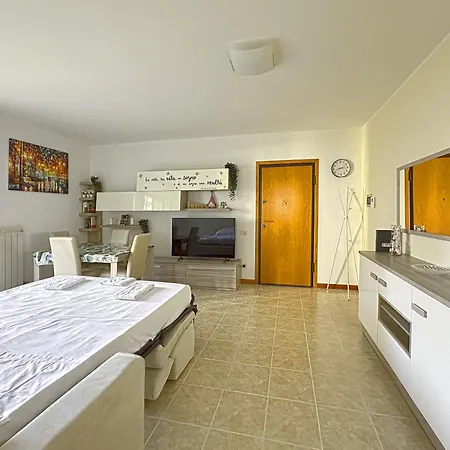 Appartamento Splendido Quadrilocale Vicino Metro Istria Milano