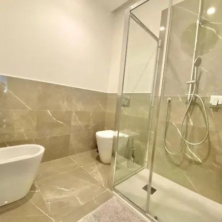 Elegance Duomo Daire Milano