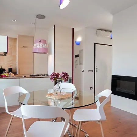 5-days In Apartment *