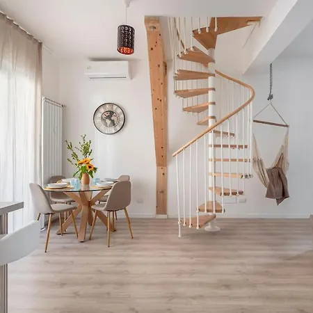 Cozy 1 Min From New Mm4 Argonne Milan