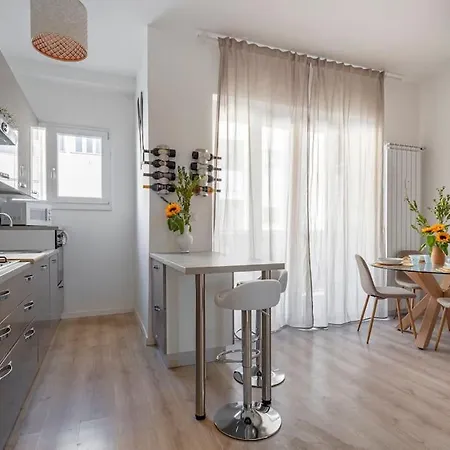 Cozy 1 Min From New Mm4 Argonne Apartament
