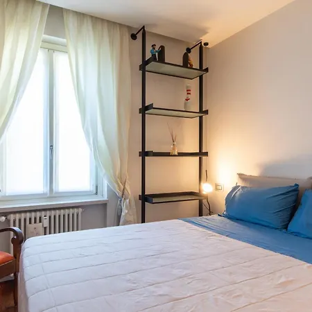Porta Venezia- Design Apartment, 2-bedrooms, Netflix, Wifi Lägenhet *