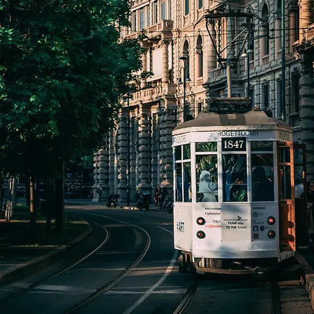 Max Brown Missori, Part Of Sircle Collection 4* Mediolan