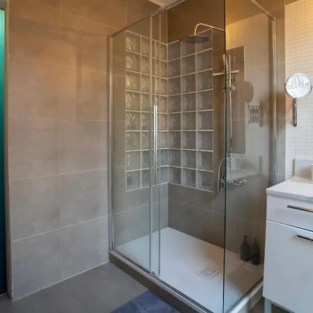 Bastia Rm Up To 4 Guests - In The Heart Of Scalo Romana, Olimpico, Prada, Bocconi And Easy Access To Forum Assago, Ieo, Ied, Duomo, San Siro מילאנו