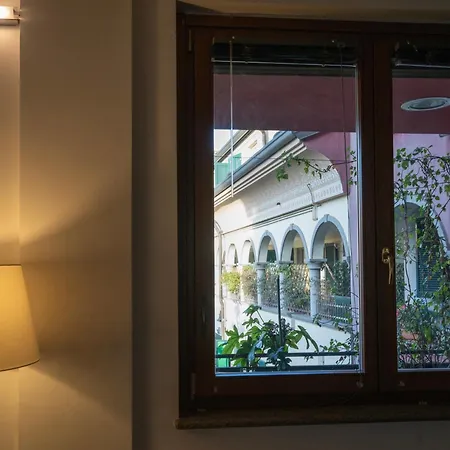 Bastia Rm Up To 4 Guests - In The Heart Of Scalo Romana, Olimpico, Prada, Bocconi And Easy Access To Forum Assago, Ieo, Ied, Duomo, San Siro * Milan