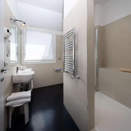 Western Major Hotel 4*