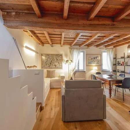 Royal - Centro Brera Daire