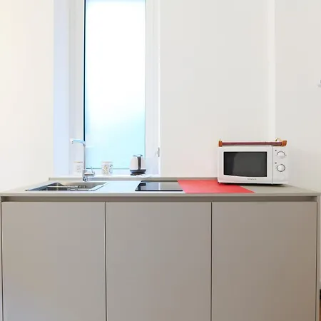 Elegant In Repubblica Brera * Milan