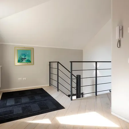 Wolvesdensuite Con Terrazzi E Garage Gratuito * Милан