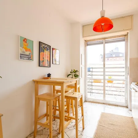 Palazzo Lombardia - Station - Bighome Apartment