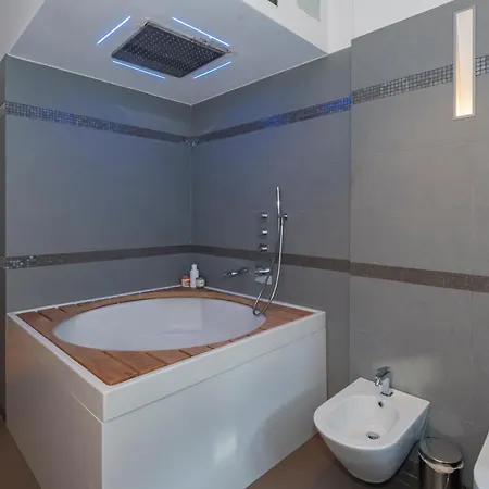 Ihost Luxury Center - Bellini 4 Hotel *