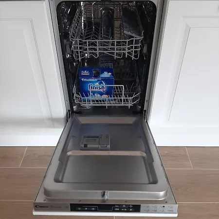 Ampio Bilocale Di Nuova Costruzione Tra Aree Verdi Milánó