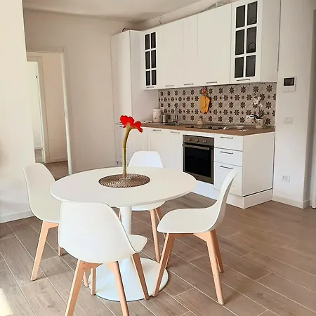 Szálloda Ampio Bilocale Di Nuova Costruzione Tra Aree Verdi