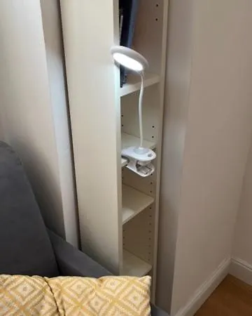 Apartment The Small White House In Milan