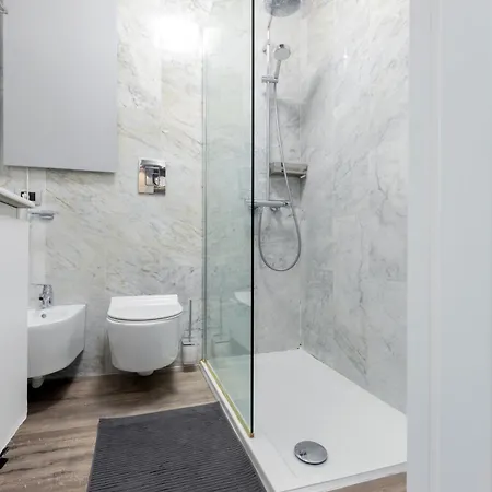 Station Duomo - La Dimora Moderna מילאנו