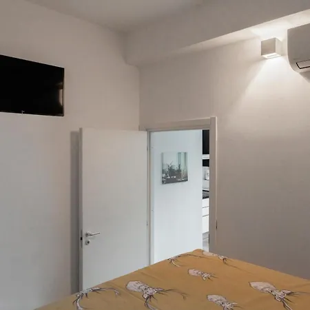 Apartment Elegant Sweet - Milan, 15 Minute Duomo *