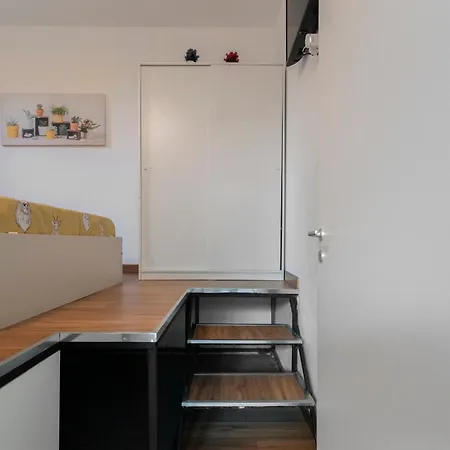 Elegant Sweet - Milan, 15 Minute Duomo Apartment