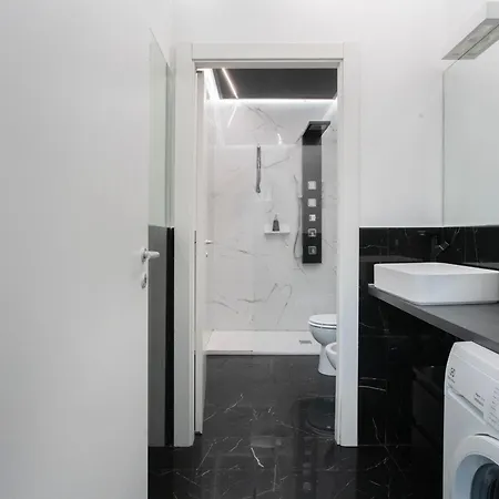 Elegant Sweet - Milan, 15 Minute Duomo Apartment *