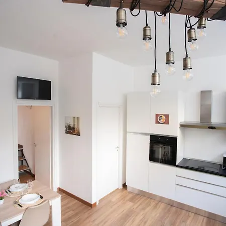 Elegant Sweet - Milan, 15 Minute Duomo Apartment