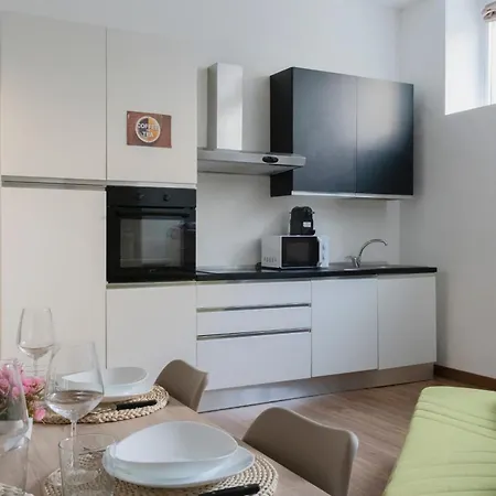 Elegant Sweet - Milan, 15 Minute Duomo Apartment Mailand