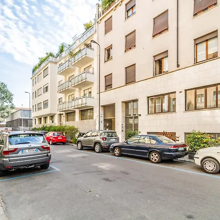 Domusmi Cybo-2 * Milan