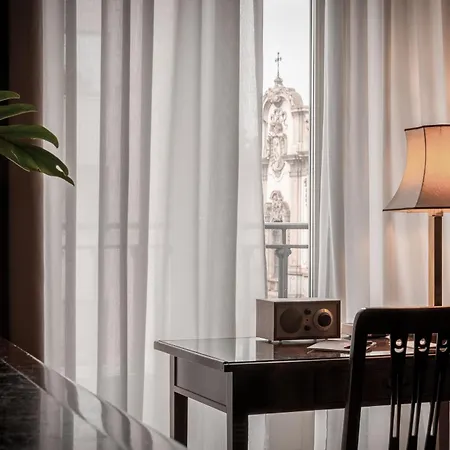 Grand Et De - The Leading Of The World
