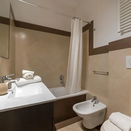 Easytopstay - Porta Romana Comfy Appartement