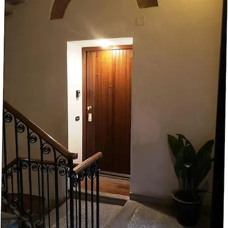 شقة Charming & Bright In The Heart Of - Balcony