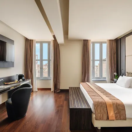 The Square Duomo - Preferred & 4* Milão