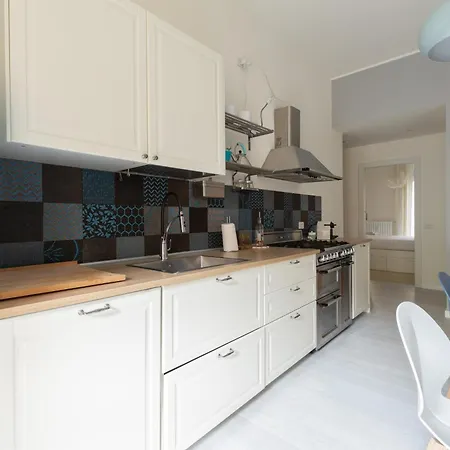 Porta Volta Bright And Roomy Flat