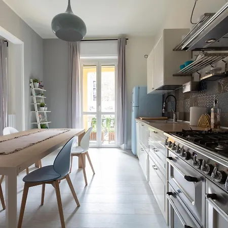 Porta Volta Bright And Roomy Flat