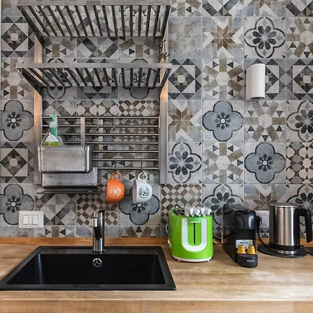 Luxury Cozy By Station - Cafe شقة ميلان