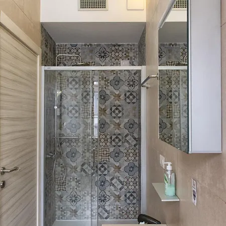 Luxury Cozy By Station - Cafe شقة