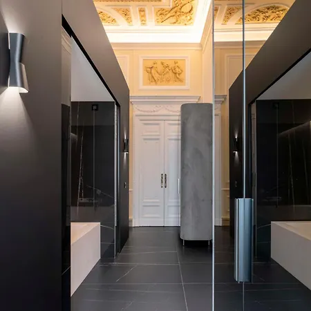 Radisson Collection Hotel, Palazzo Touring Club