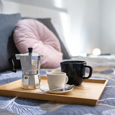 Апартаменты Free Parking Tiny House Wifi Netflix 15 Minuti Dal Duomo *