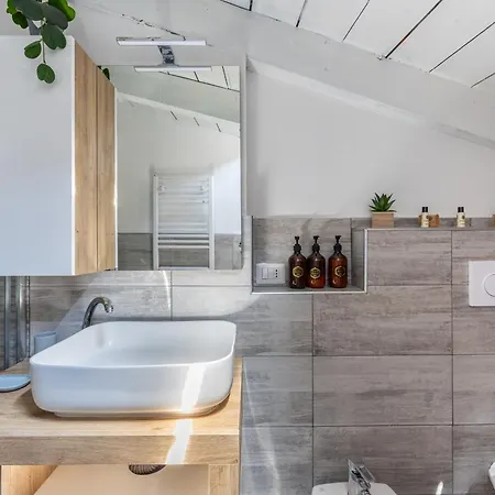 Free Parking Tiny House Wifi Netflix 15 Minuti Dal Duomo * Милан