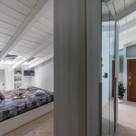 Апартаменты Free Parking Tiny House Wifi Netflix 15 Minuti Dal Duomo