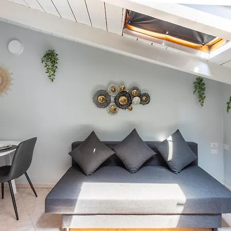 Апартаменты Free Parking Tiny House Wifi Netflix 15 Minuti Dal Duomo Милан