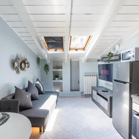 Апартаменты Free Parking Tiny House Wifi Netflix 15 Minuti Dal Duomo *