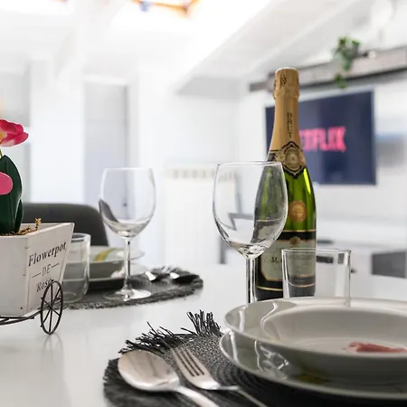 Apartament Free Parking Tiny House Wifi Netflix 15 Minuti Dal Duomo Mediolan