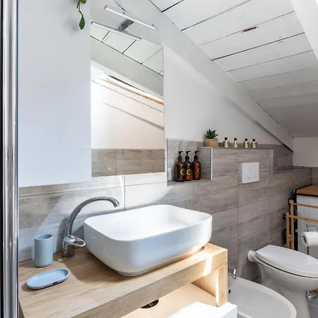 Free Parking Tiny House Wifi Netflix 15 Minuti Dal Duomo Апартаменты Милан