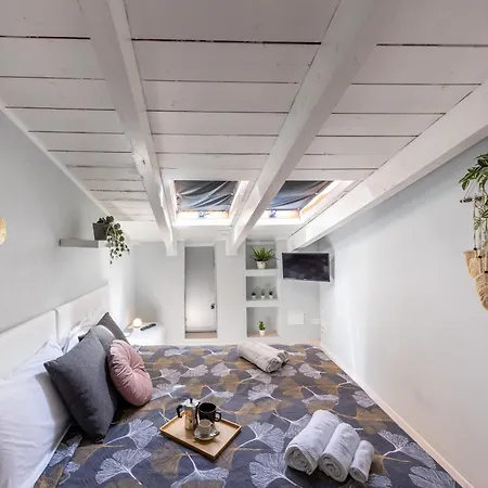 Апартаменты Free Parking Tiny House Wifi Netflix 15 Minuti Dal Duomo Милан