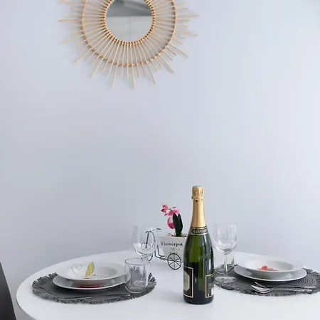 Free Parking Tiny House Wifi Netflix 15 Minuti Dal Duomo Апартаменты