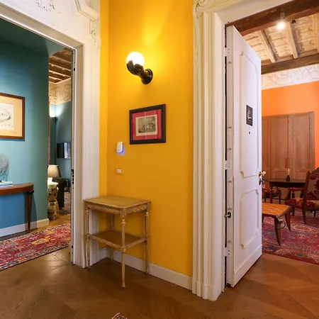 Prestige Boutique - Montenapoleone Lejlighed 4*