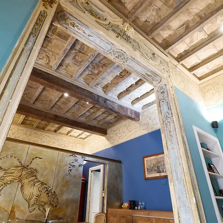 Prestige Boutique - Montenapoleone Lejlighed 4*