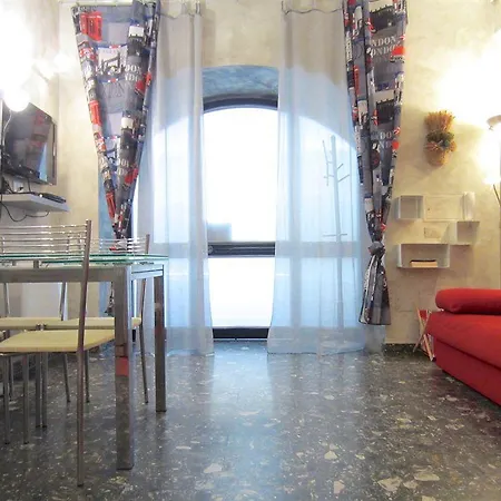 Temporary House - Navigli * Milan